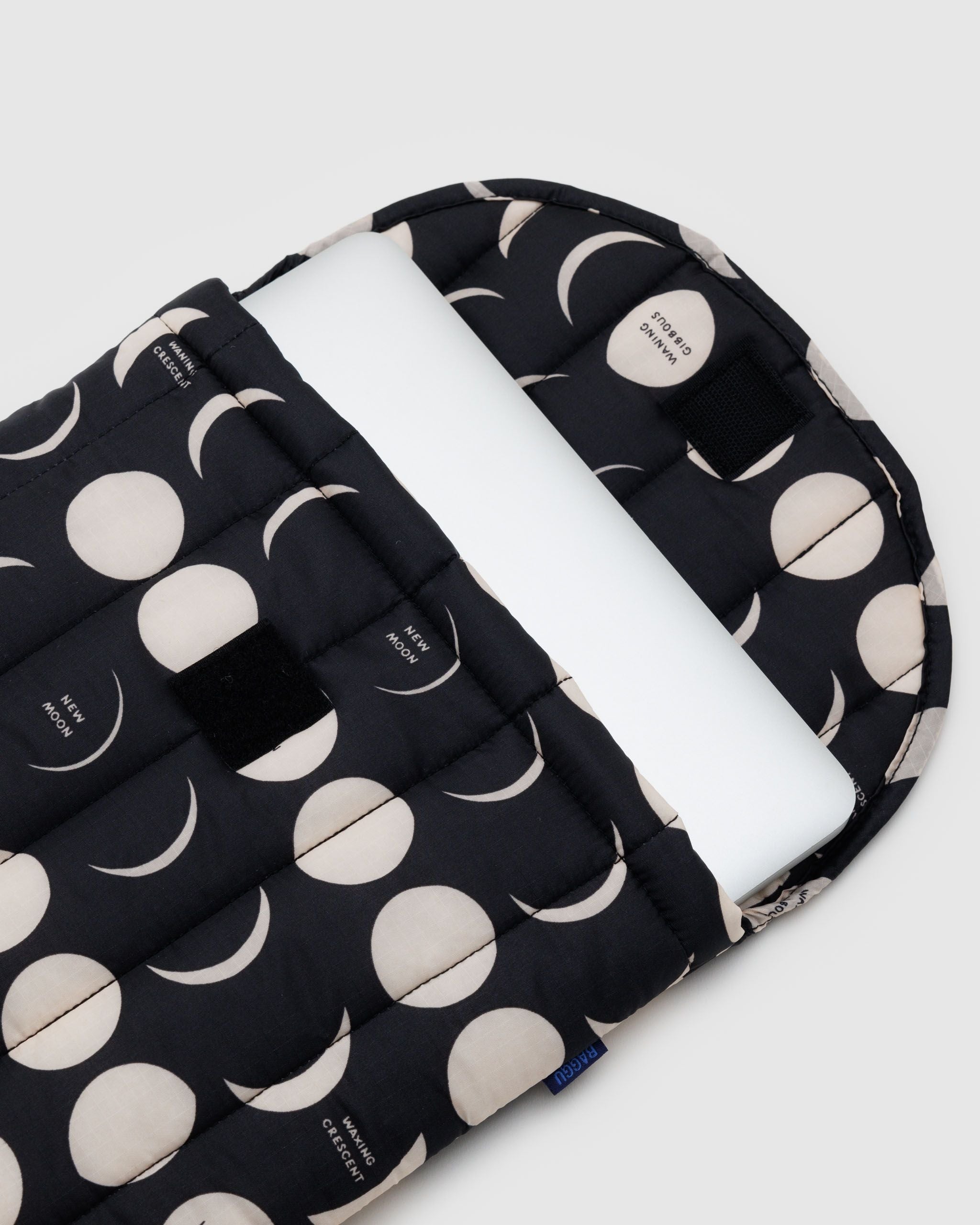 Puffy Laptop Sleeve 16" image 1